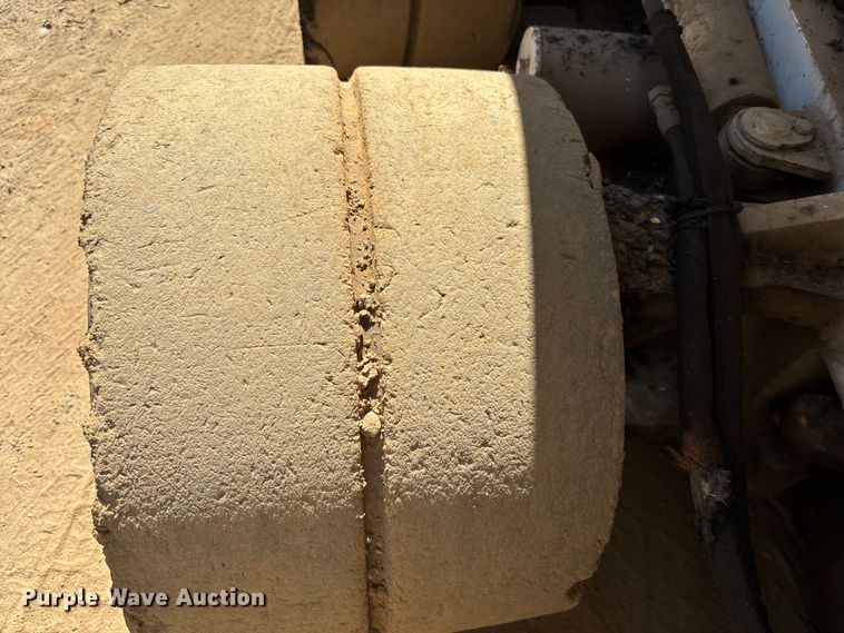 image for item EC3780 2011 Roadtec RP-190 paver