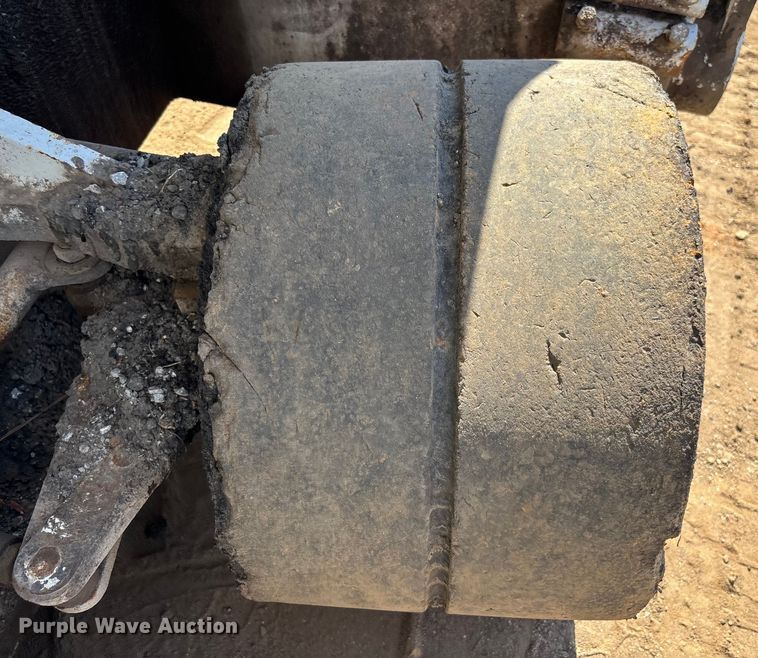 image for item EC3780 2011 Roadtec RP-190 paver