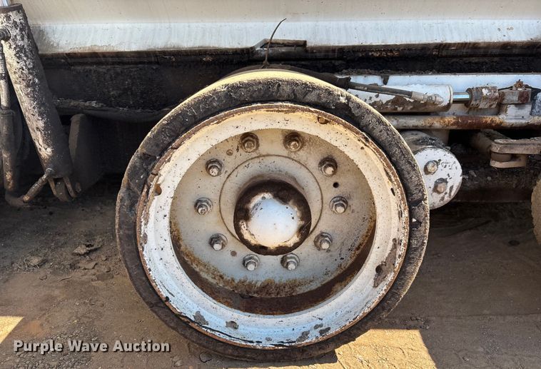 image for item EC3780 2011 Roadtec RP-190 paver