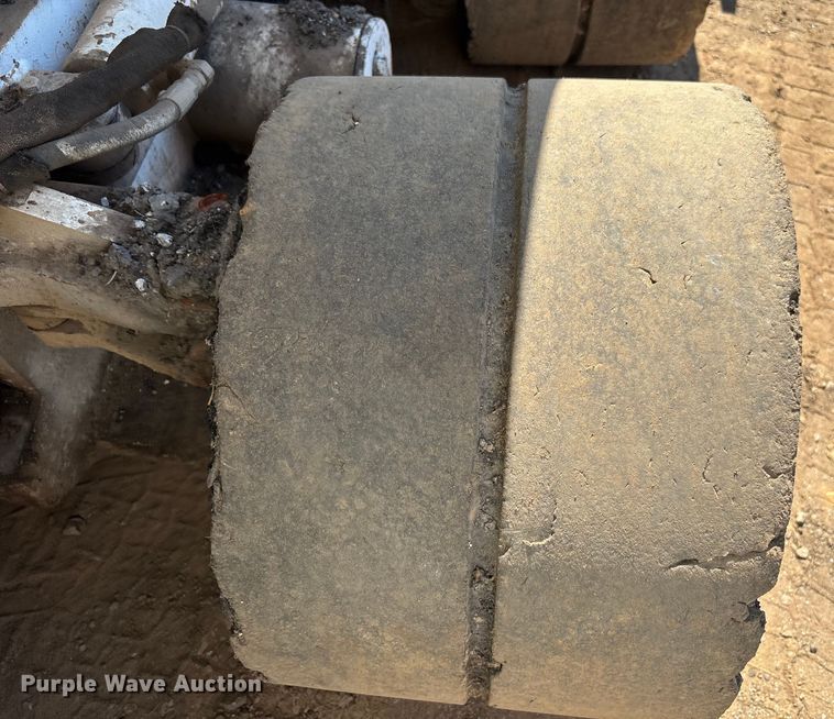 image for item EC3780 2011 Roadtec RP-190 paver