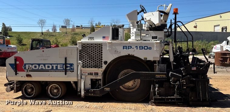 image for item EC3781 Roadtec RP-190E paver