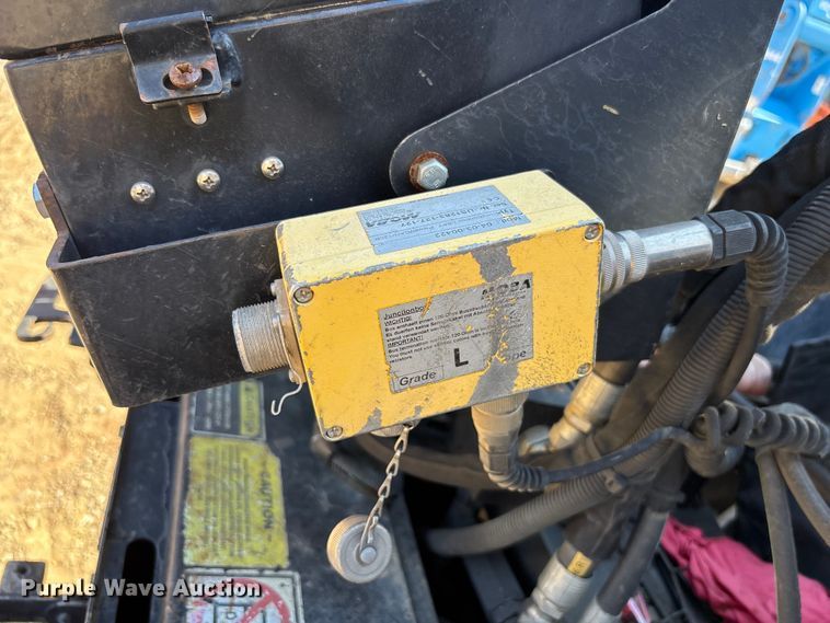 image for item EC3781 Roadtec RP-190E paver