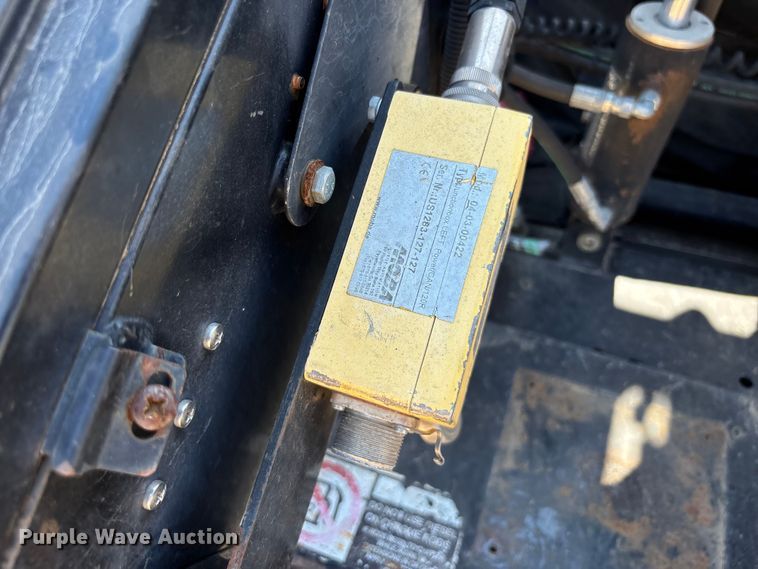 image for item EC3781 Roadtec RP-190E paver