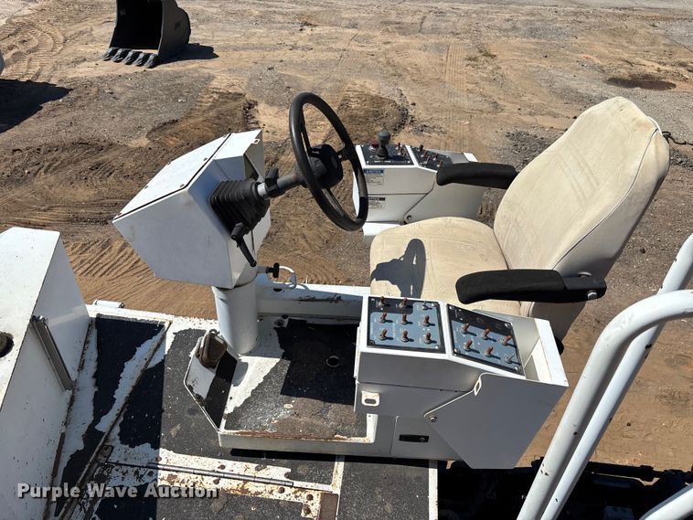 image for item EC3781 Roadtec RP-190E paver
