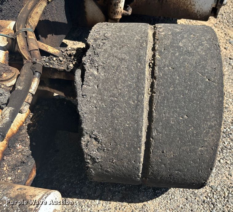 image for item EC3781 Roadtec RP-190E paver
