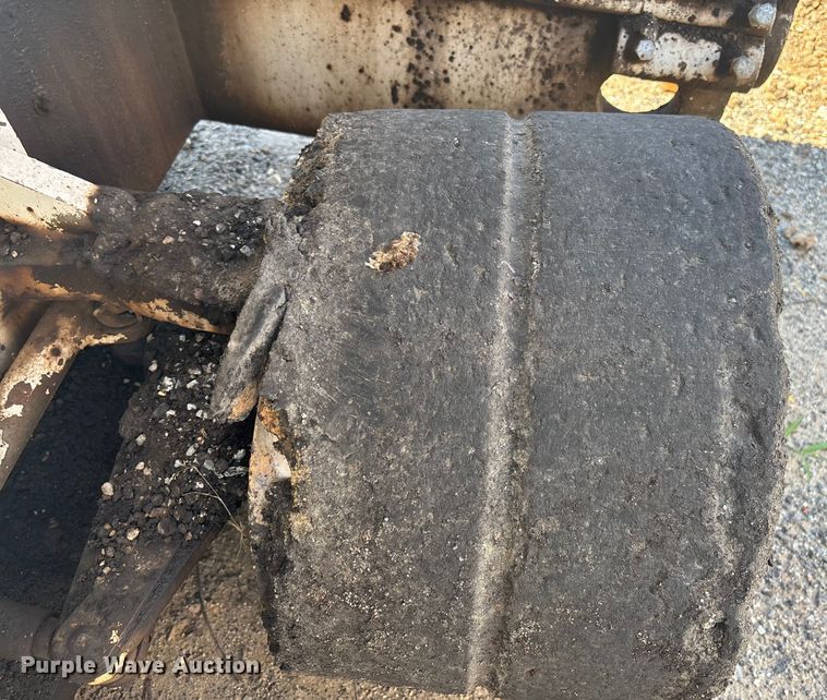 image for item EC3781 Roadtec RP-190E paver