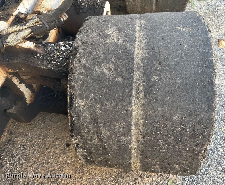 image for item EC3781 Roadtec RP-190E paver