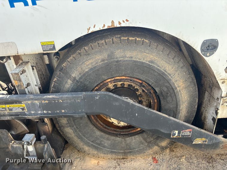 image for item EC3781 Roadtec RP-190E paver