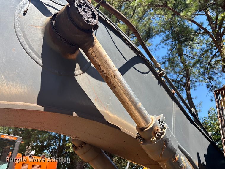 image for item EC3782 2012 John Deere 350G LC excavator