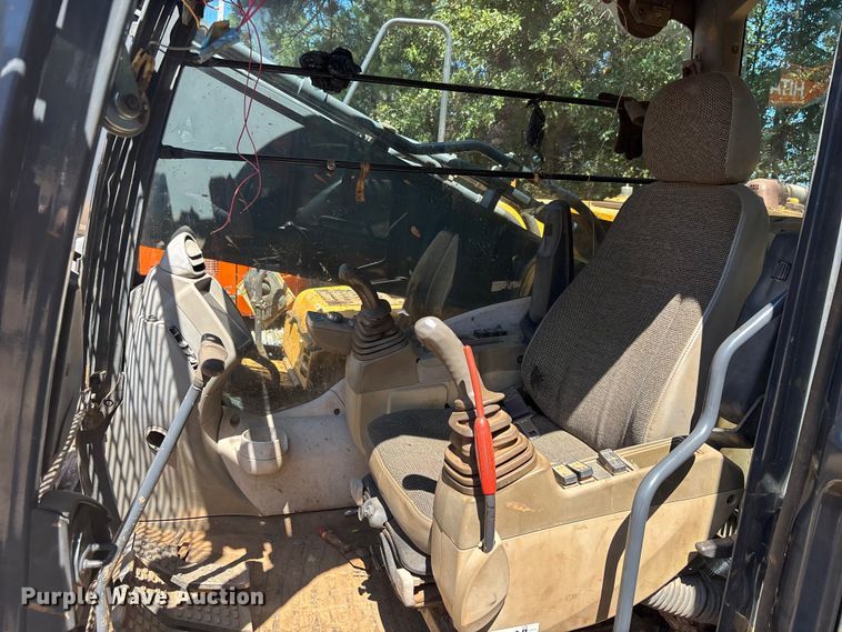 image for item EC3782 2012 John Deere 350G LC excavator