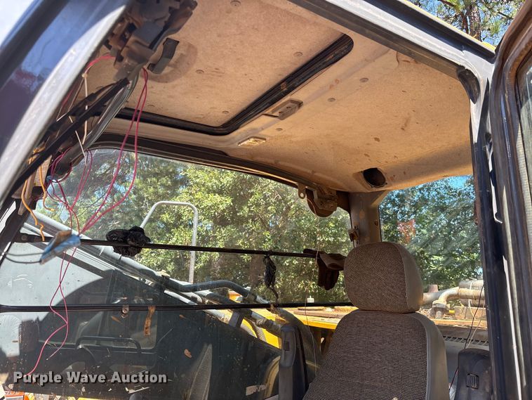 image for item EC3782 2012 John Deere 350G LC excavator