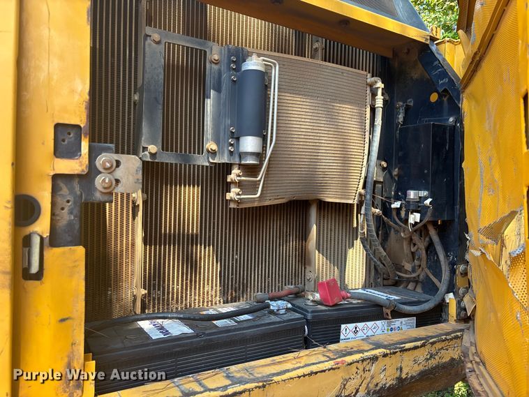 image for item EC3782 2012 John Deere 350G LC excavator