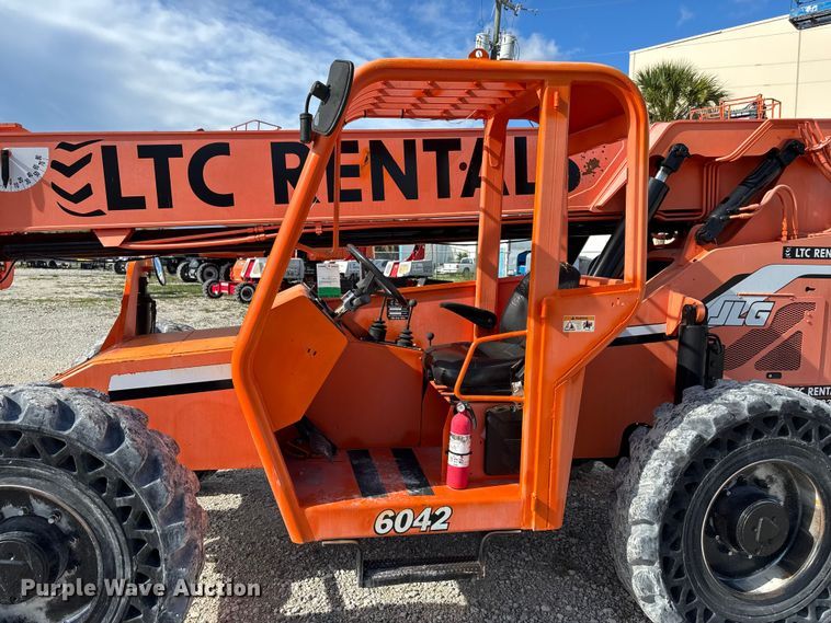 image for item EC3786 2014 JLG 6042 telehandler