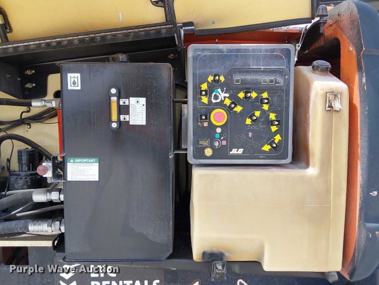 image for item EC3788 2007 JLG 800AJ boom lift