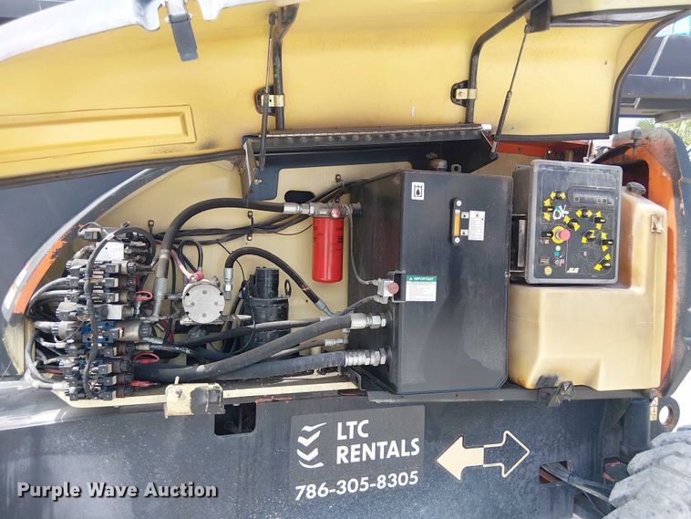 image for item EC3788 2007 JLG 800AJ boom lift