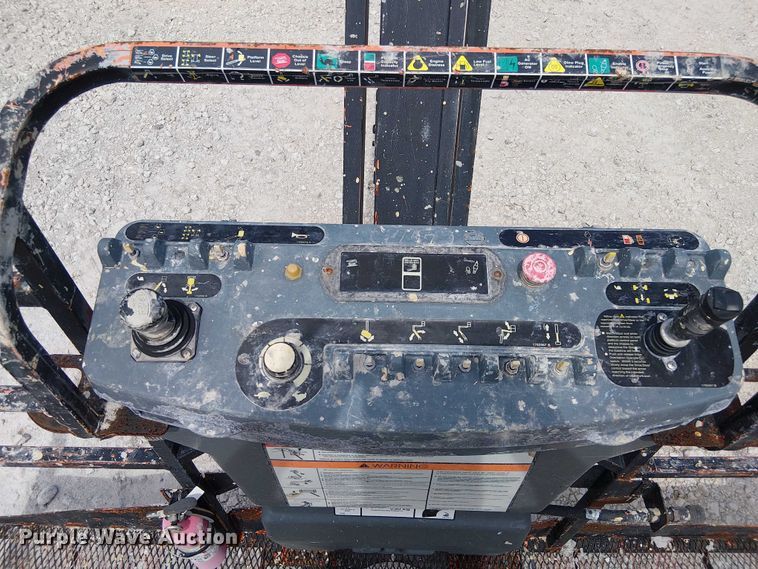 image for item EC3788 2007 JLG 800AJ boom lift