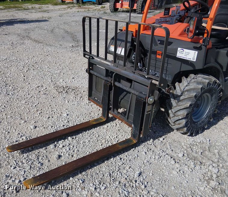 image for item EC3789 2023 JLG 3013 telehandler
