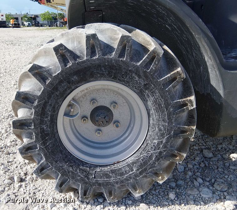 image for item EC3789 2023 JLG 3013 telehandler