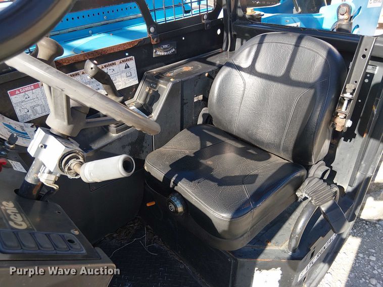 image for item EC3792 2015 Genie GTH844 telehandler