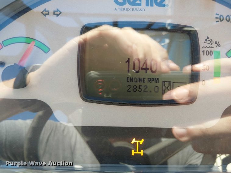 image for item EC3792 2015 Genie GTH844 telehandler