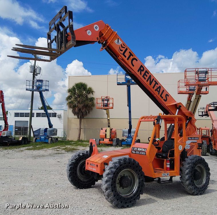 image for item EC3793 2014 JLG 6042 telehandler