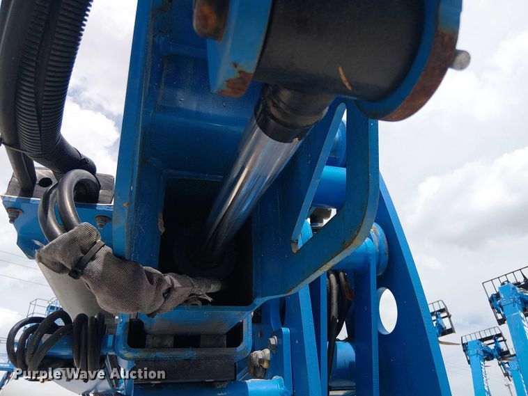 image for item EC3799 2013 Genie Z-45/25J boom lift