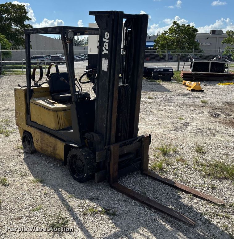 image for item EC3806 Yale GLC050DENUAE083 forklift
