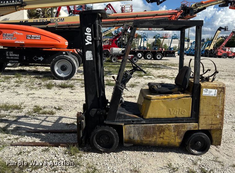 image for item EC3806 Yale GLC050DENUAE083 forklift