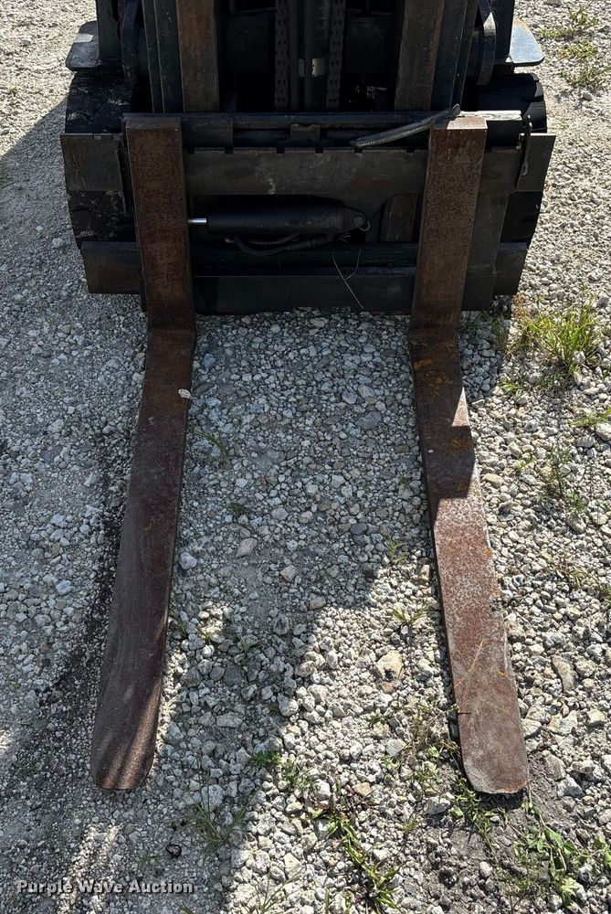 image for item EC3806 Yale GLC050DENUAE083 forklift