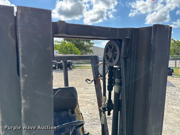 image for item EC3806 Yale GLC050DENUAE083 forklift