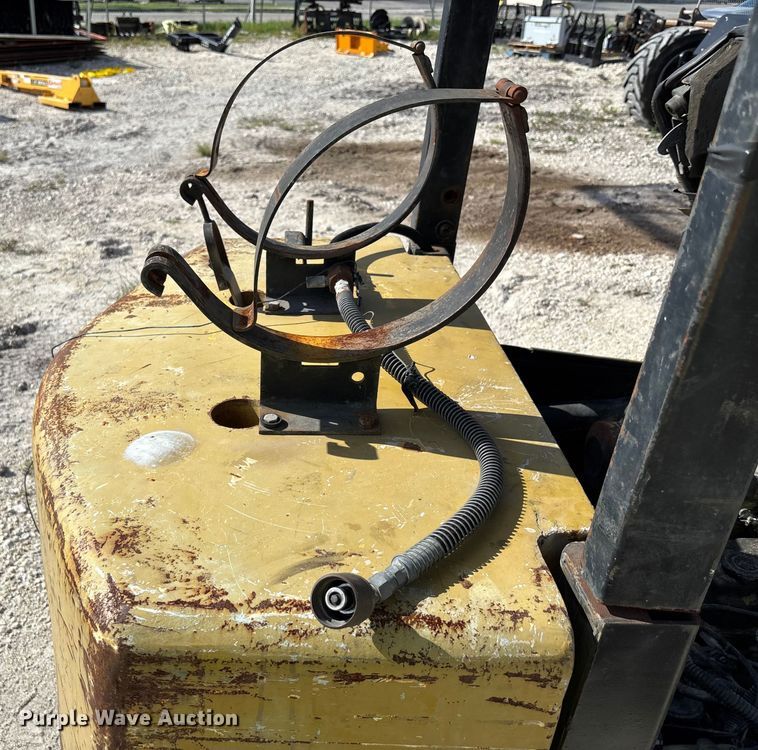 image for item EC3806 Yale GLC050DENUAE083 forklift