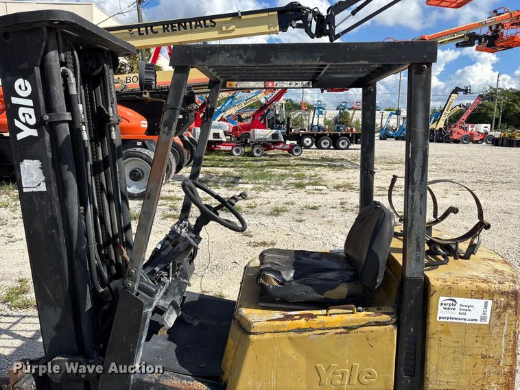 image for item EC3806 Yale GLC050DENUAE083 forklift