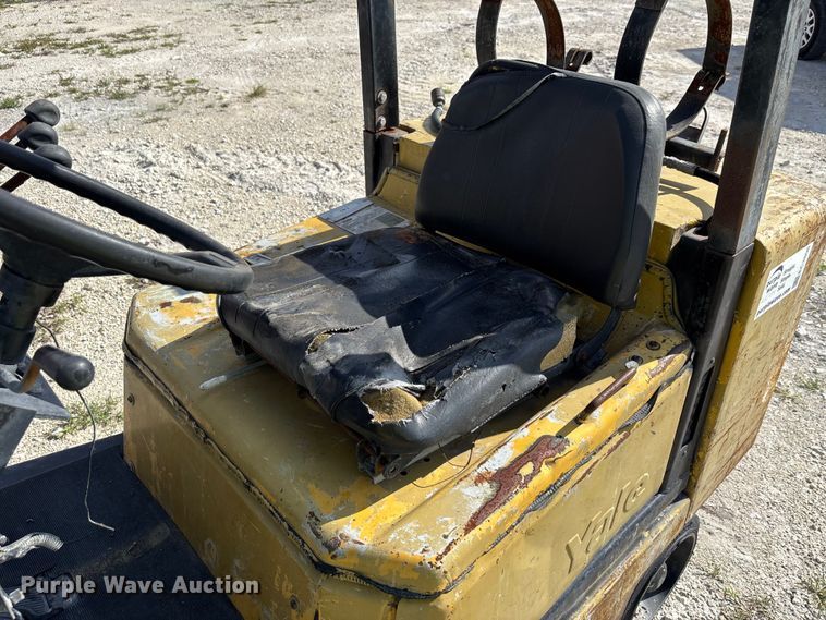 image for item EC3806 Yale GLC050DENUAE083 forklift