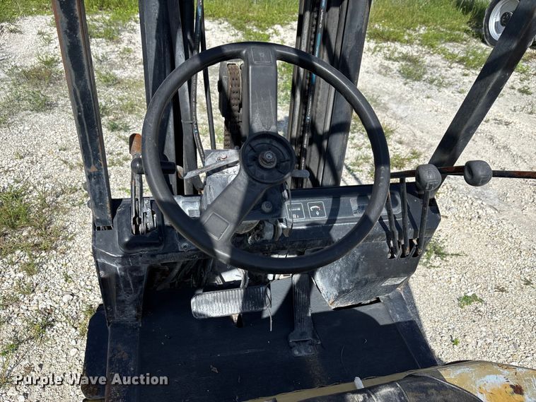 image for item EC3806 Yale GLC050DENUAE083 forklift