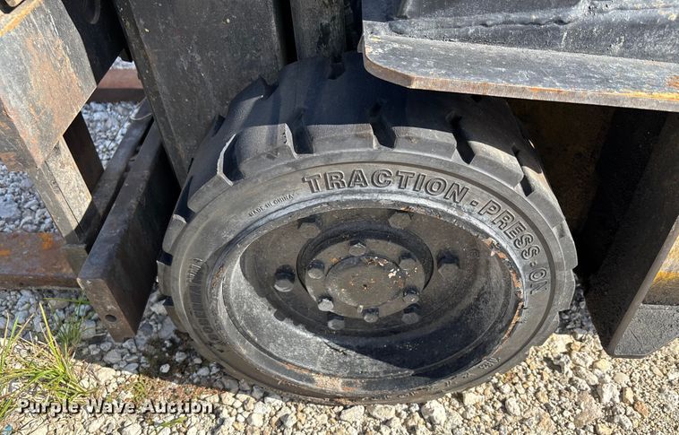 image for item EC3806 Yale GLC050DENUAE083 forklift