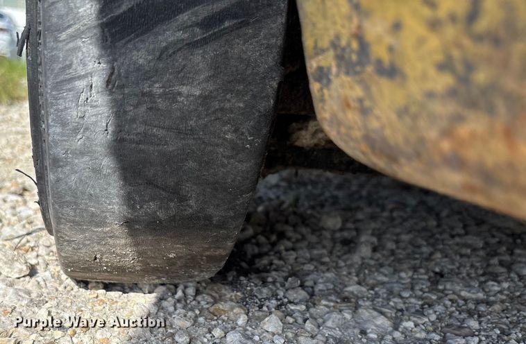 image for item EC3806 Yale GLC050DENUAE083 forklift