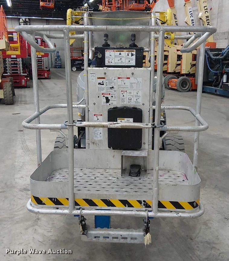 image for item EC3815 2021 Genie Z-33/18 boom lift