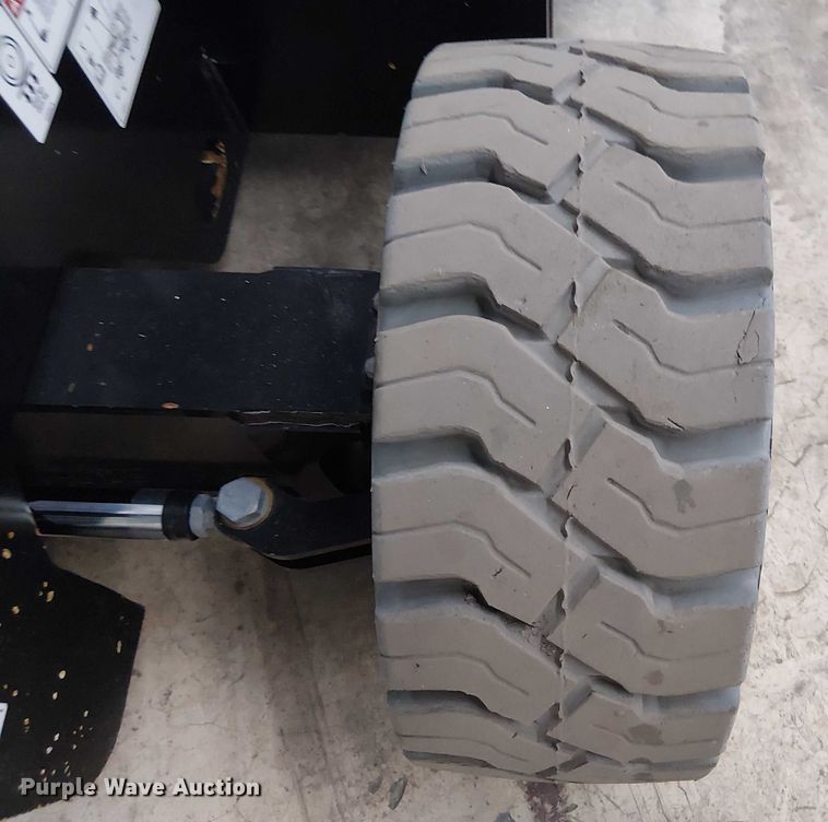 image for item EC3815 2021 Genie Z-33/18 boom lift