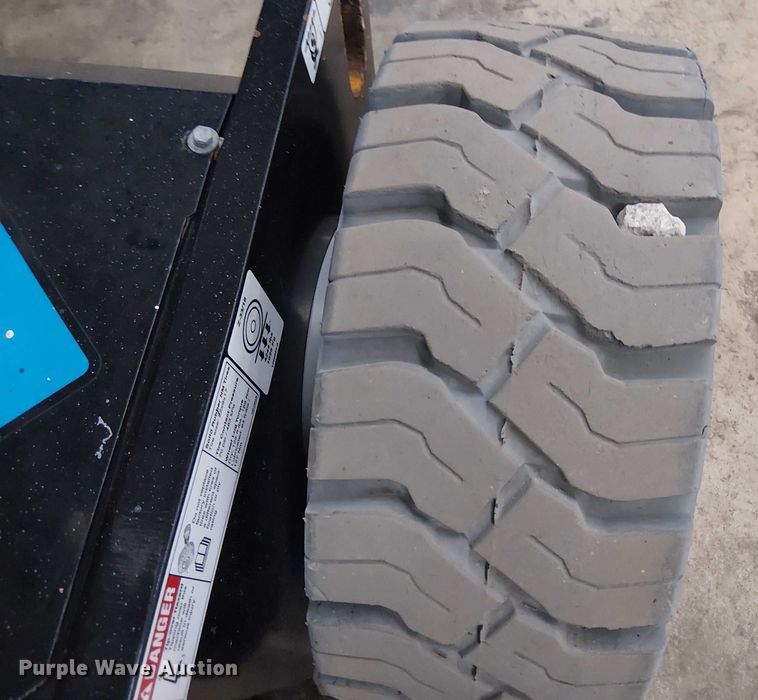 image for item EC3815 2021 Genie Z-33/18 boom lift