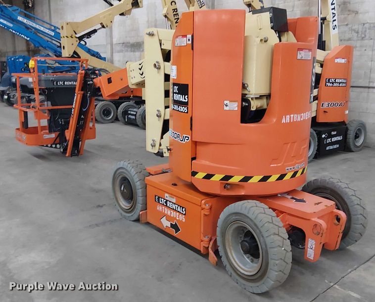 image for item EC3818 2022 JLG E300AJP boom lift