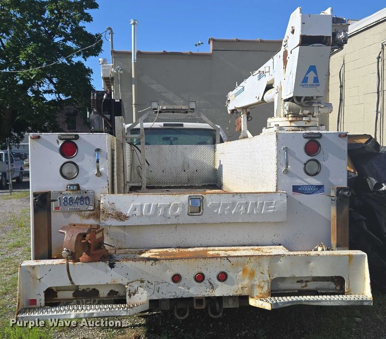 image for item EC4340 2001 Ford F450 Super Duty utility / service truck