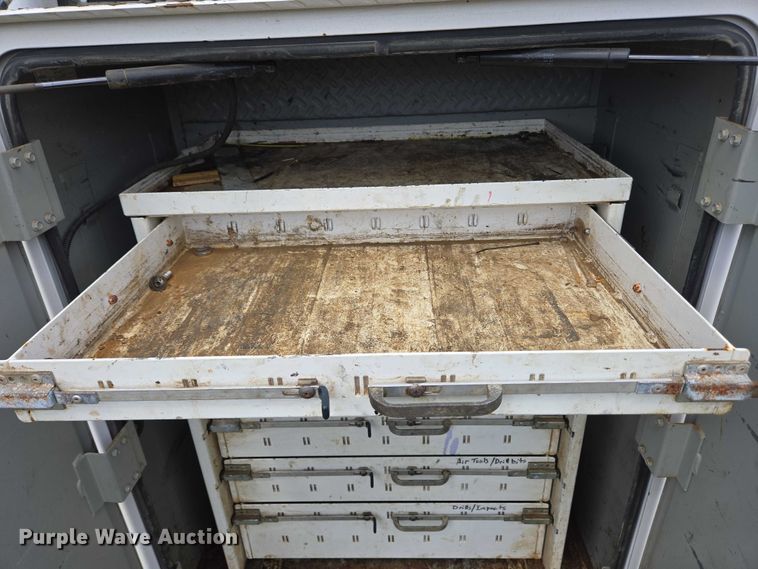 image for item EC4340 2001 Ford F450 Super Duty utility / service truck