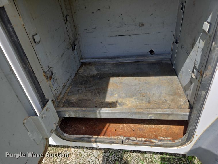 image for item EC4340 2001 Ford F450 Super Duty utility / service truck