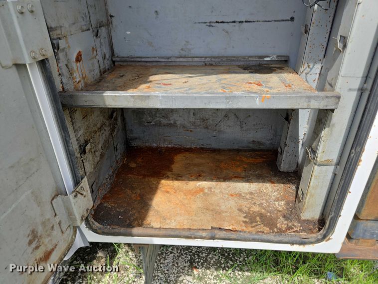 image for item EC4340 2001 Ford F450 Super Duty utility / service truck