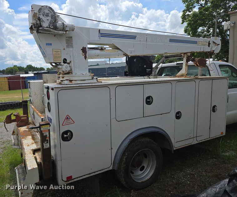 image for item EC4340 2001 Ford F450 Super Duty utility / service truck