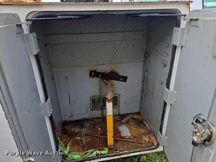 image for item EC4340 2001 Ford F450 Super Duty utility / service truck