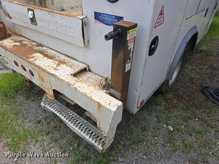 image for item EC4340 2001 Ford F450 Super Duty utility / service truck