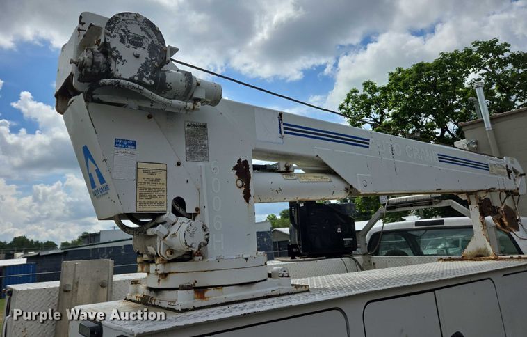 image for item EC4340 2001 Ford F450 Super Duty utility / service truck