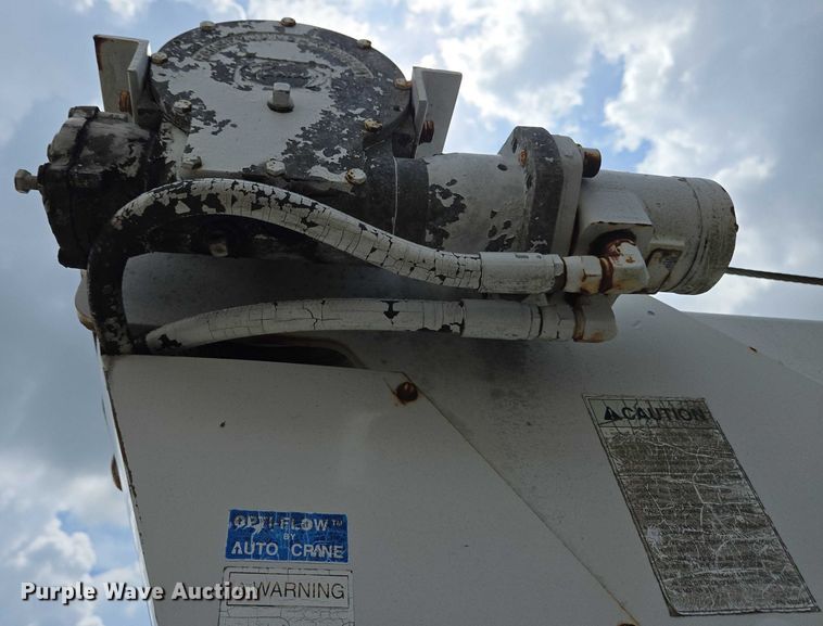 image for item EC4340 2001 Ford F450 Super Duty utility / service truck