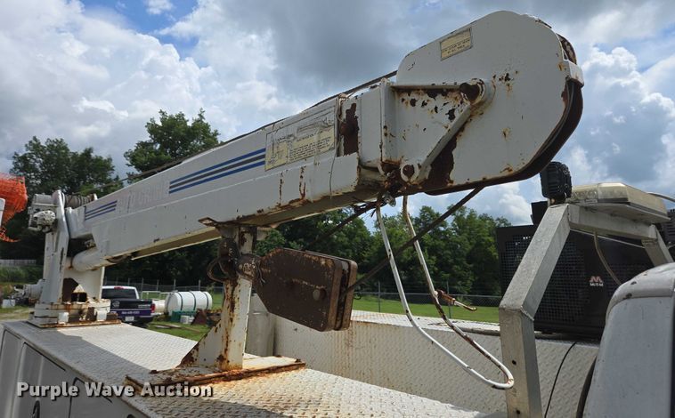 image for item EC4340 2001 Ford F450 Super Duty utility / service truck